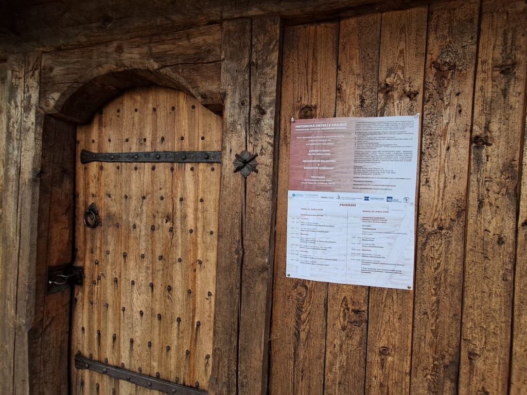 Historická obydlí v krajině